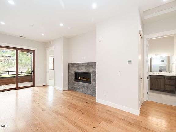 4th image of 505 GRAND Avenue #203