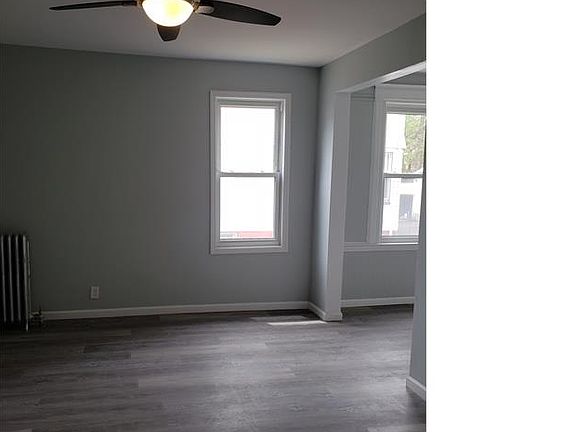 3rd image of 13 Durand Pl #1