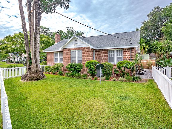 4th image of 3843 Hollingsworth St
