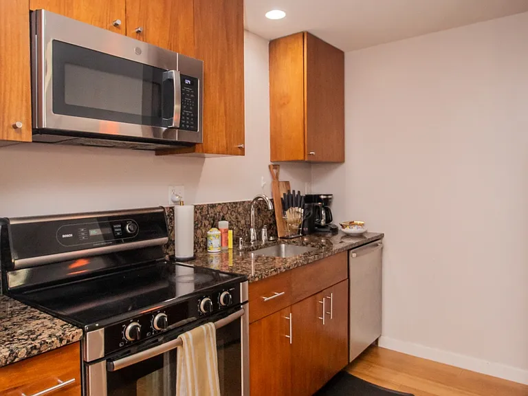 16 Miner St #401 — Photo 7