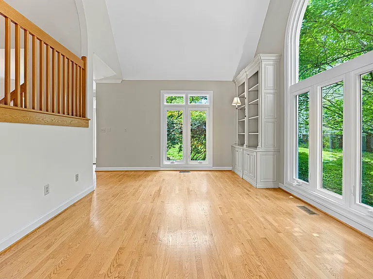 7926 Long Ridge Ct — Photo 9