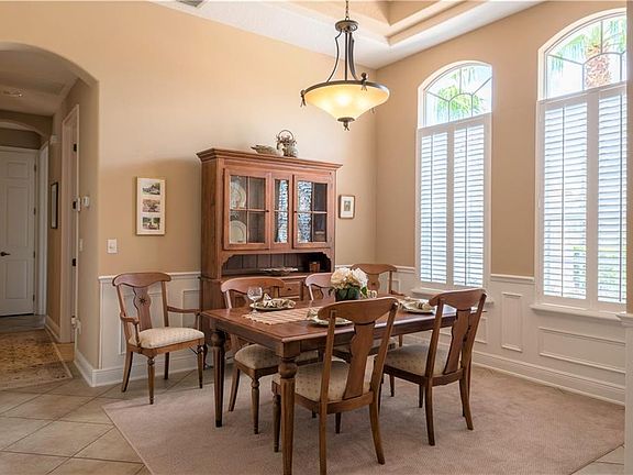 3rd image of 2427 Northumbria Dr