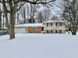 11 Black Walnut Dr, Greece, NY 14615