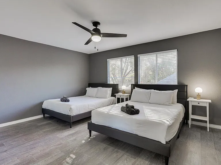 4402 Goodwin St — Photo 27
