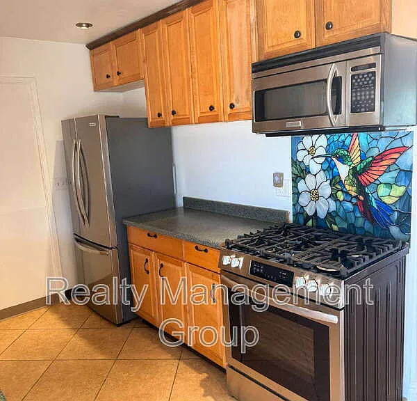 98 E Palomar St — Photo 8