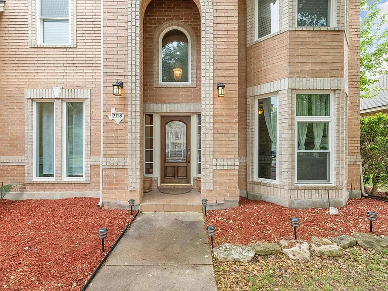 2129 Clear Lake Pl — Photo 2
