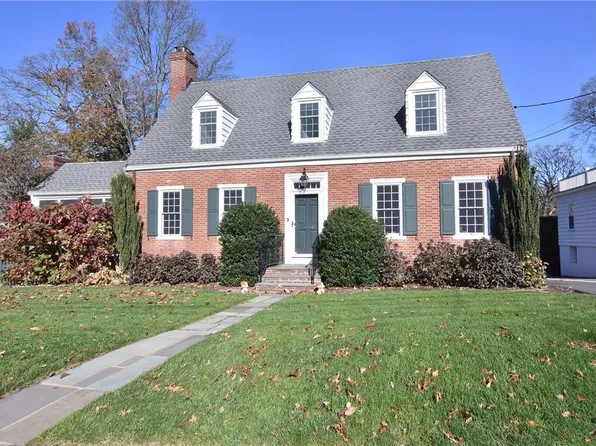 196 W Pondfield Road, Bronxville, NY 10708