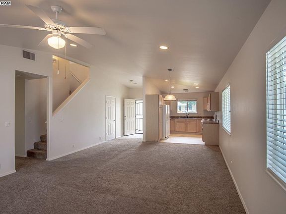 4th image of 221 Kauhaa St