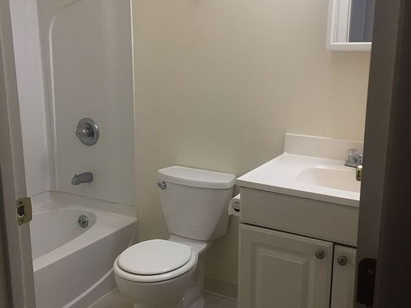5th image of 1063 Hudson Ave APT 103