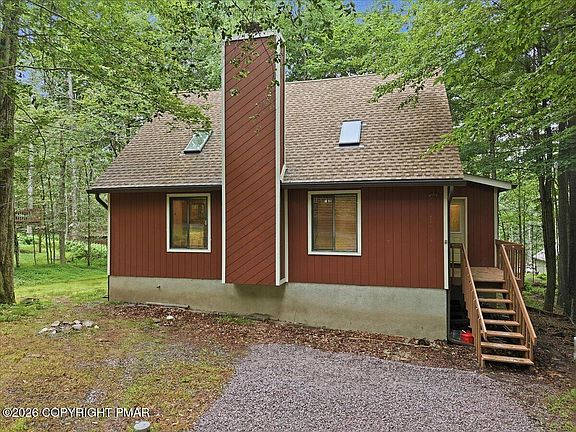 3rd image of 220 Muskwink Dr