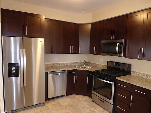 4th image of 830 Cherry Creek Dr