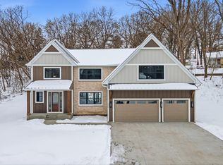 5034 Sparrow Rd, Minnetonka, MN 55345
