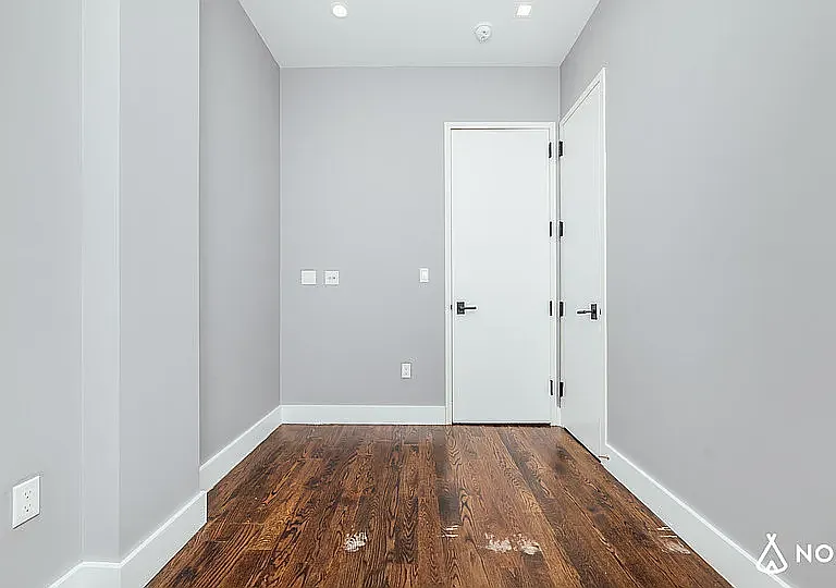 60-15 Myrtle Ave #Y — Photo 7