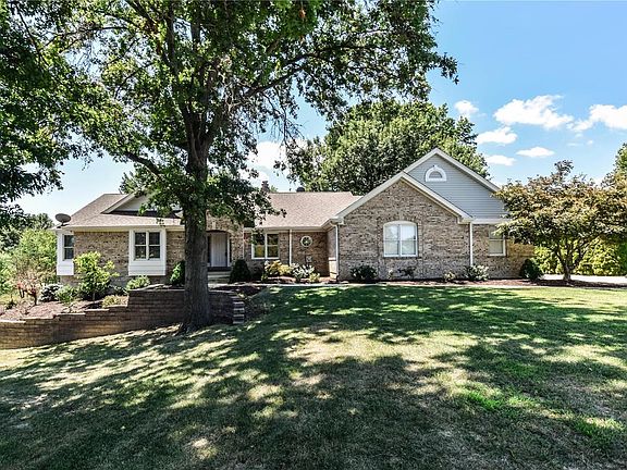 Welcome to 3 Enclave Ct.!