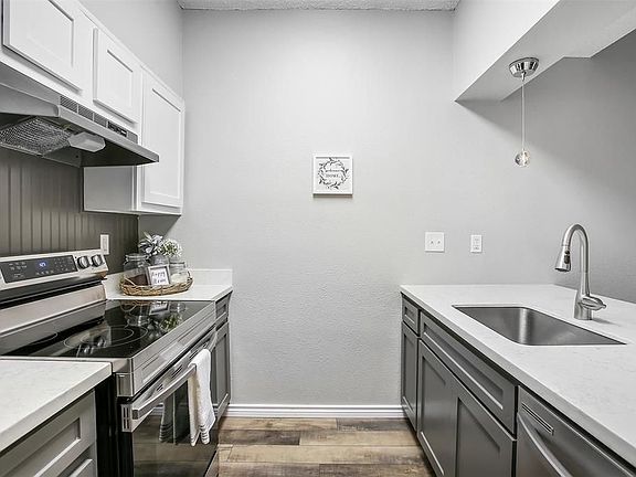 2nd image of 7065 N Holiday Dr