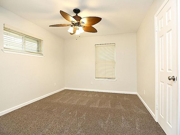 4th image of 524 McKinney Ave
