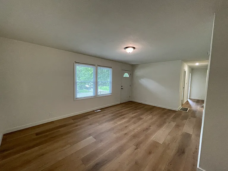 9306 Lewis Ave — Photo 4