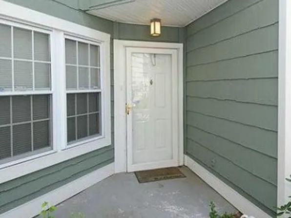 3 Spyglass Cir, Groton, CT 06340