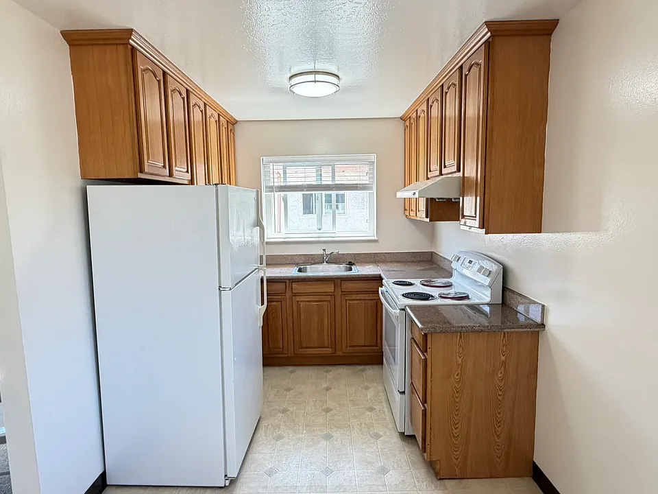 1564 Quebec Ct #3