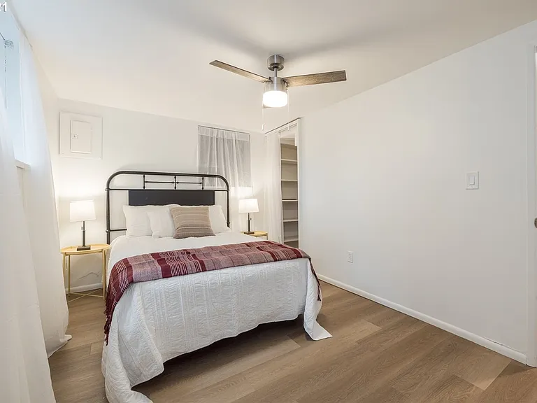 6641 E Burnside St #B — Photo 4