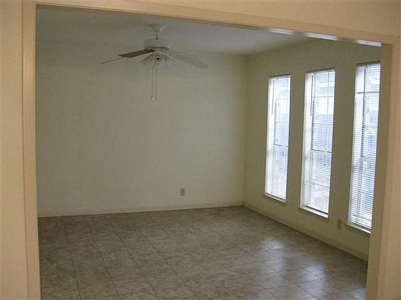 4th image of 8335 Willow Bend Dr