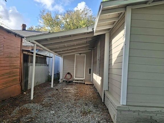 2nd image of 1009 Thomas Blvd