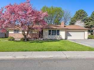 1979 Forest Ave, Richland, WA 99354