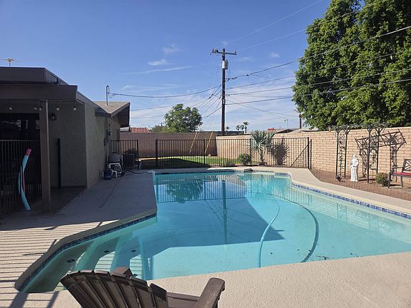 4th image of 3040 S Arizona Ave