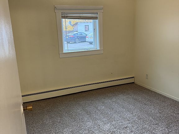4th image of 962 Gilmore St #J