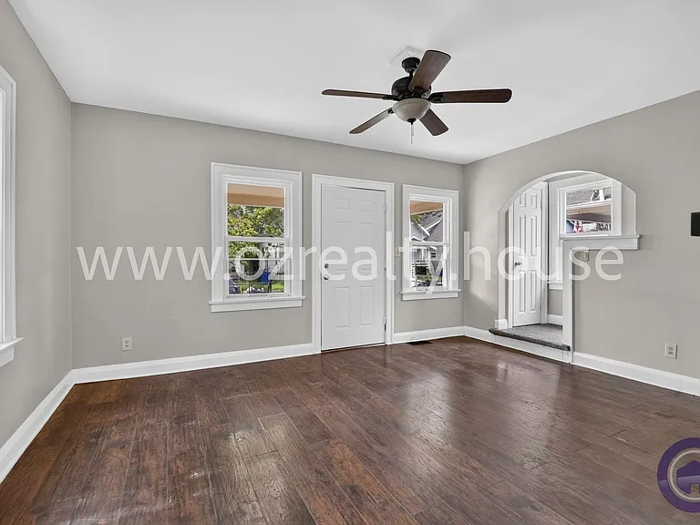2034 Berkshire Pl — Photo 5