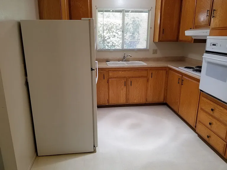 2312 Temple Dr — Photo 3