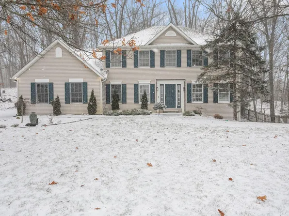 51254 Hickory Rd, Granger, IN 46530