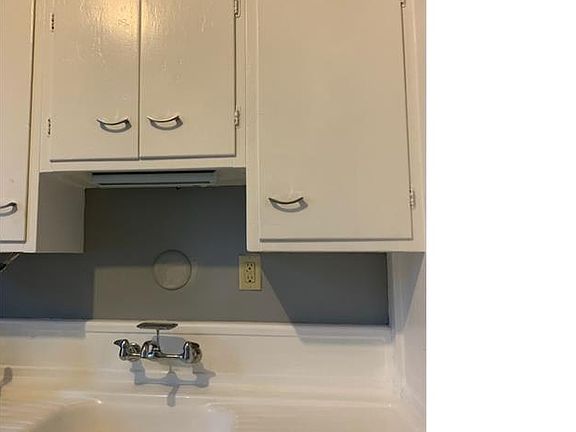 4th image of 350 Warner St #1