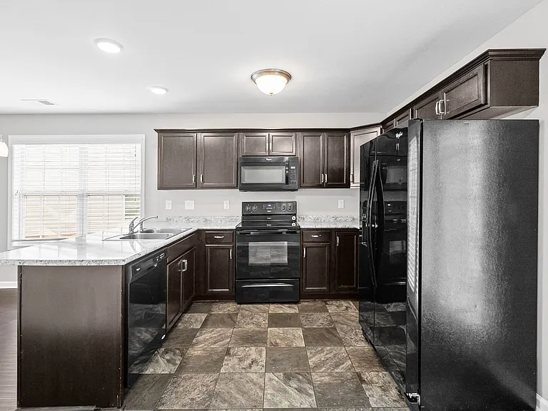 365 Sam Houston Cir — Photo 14