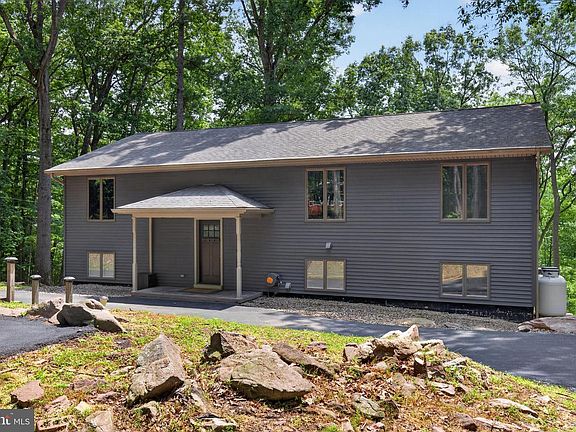 5th image of 141 Huckleberry Ln