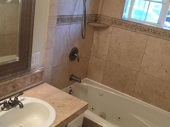 5th image of 4082 Bismarck Dr
