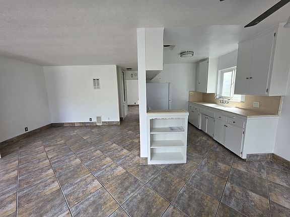4th image of 5620 Ash St APT 2