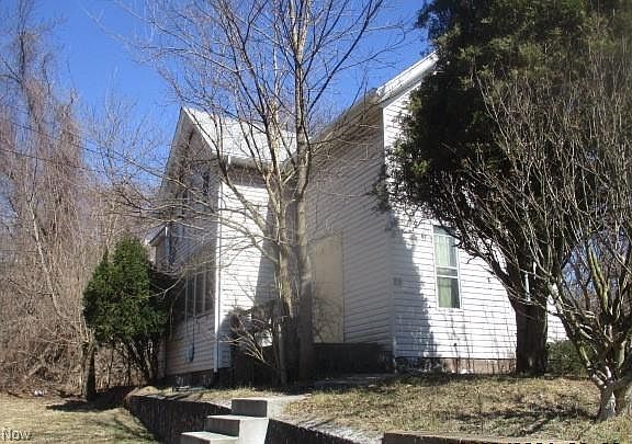 2nd image of 25 E Glenwood Ave