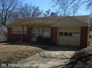 2071 Tecumseh Rd, Manhattan, KS 66502