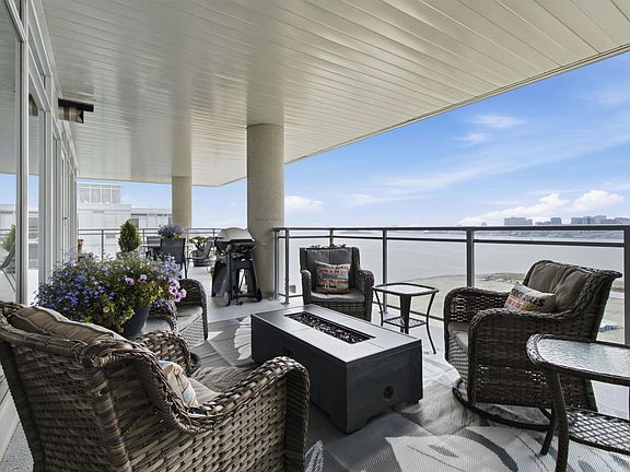 2nd image of 31 Kings Wharf Pl #1203