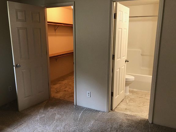 4th image of 5622 Mount Tacoma Dr SW