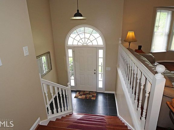4th image of 620 Heritage Woods Dr