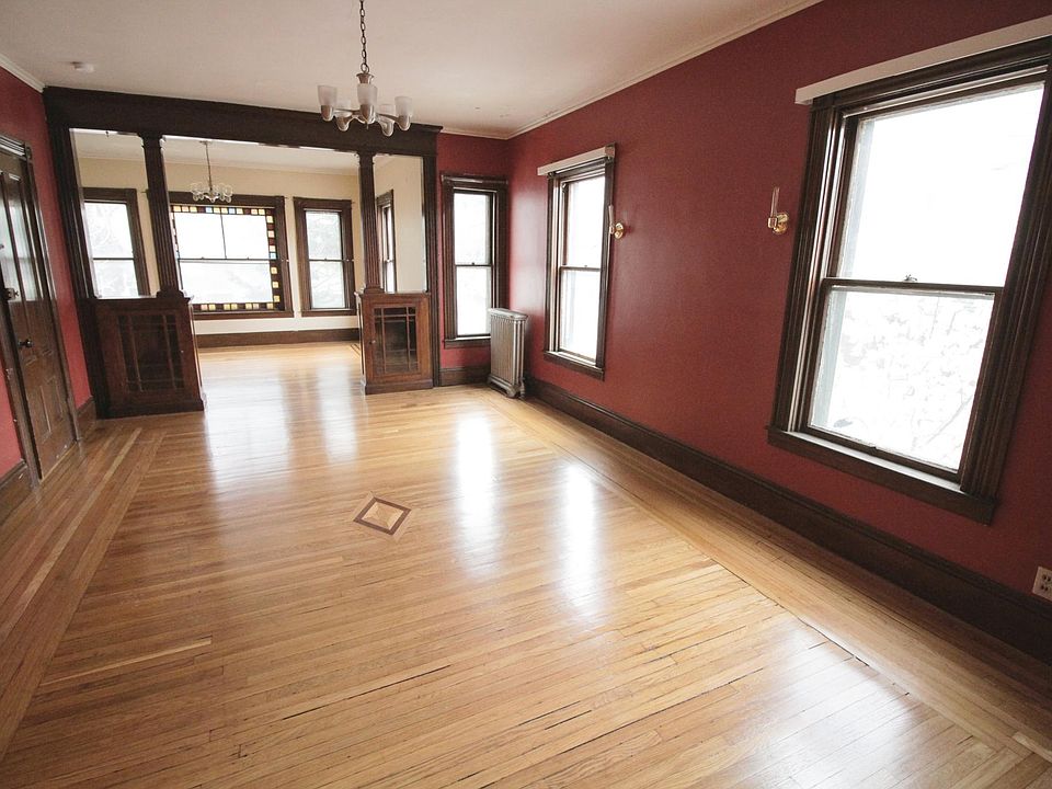 Dining room & living room, hardwood floor with inlay