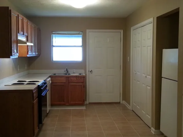 927 Sistrunk Rd #1, Lake Charles, LA 70611