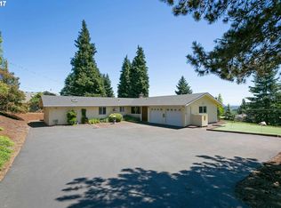 1025 SW Red Hills Dr, Dundee, OR 97115