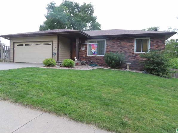 3109 Sumac Trl, Sioux City, IA 51106