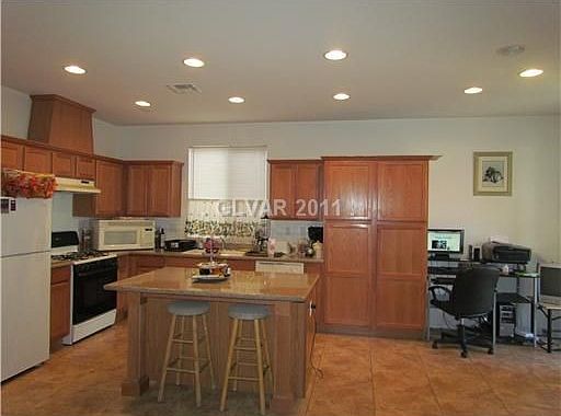 3rd image of 514 Big Lake St
