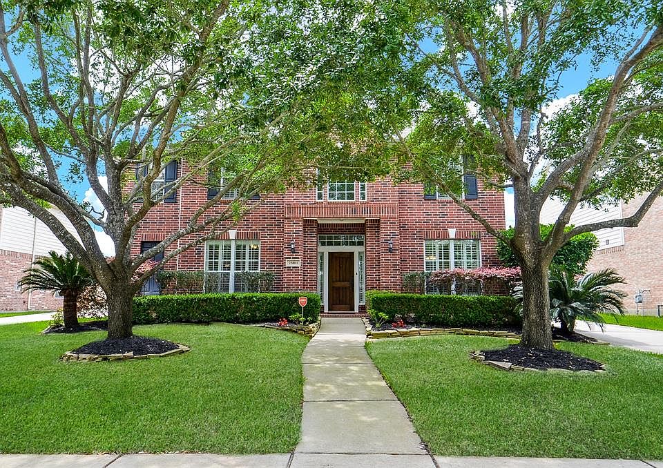 Welcome to this stunning 2-story home in Cinco Ranch in booming Katy, TX!