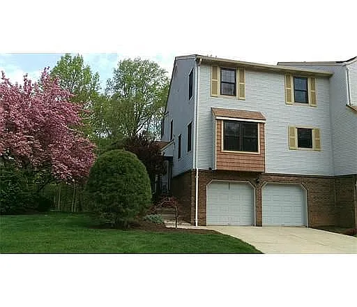 4801 Stonehedge Rd photo 1