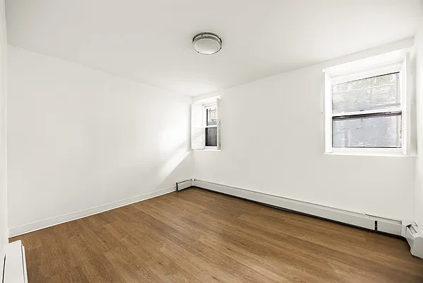 Bedroom, photo 2